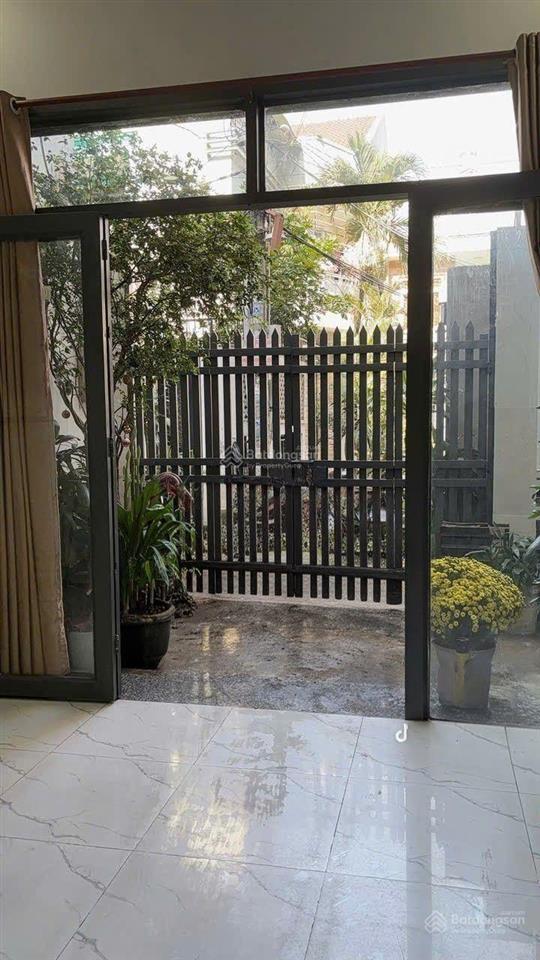 Bán nhà 3 tầng lầu hxh diện tích cực khủng, hàng hiếm.