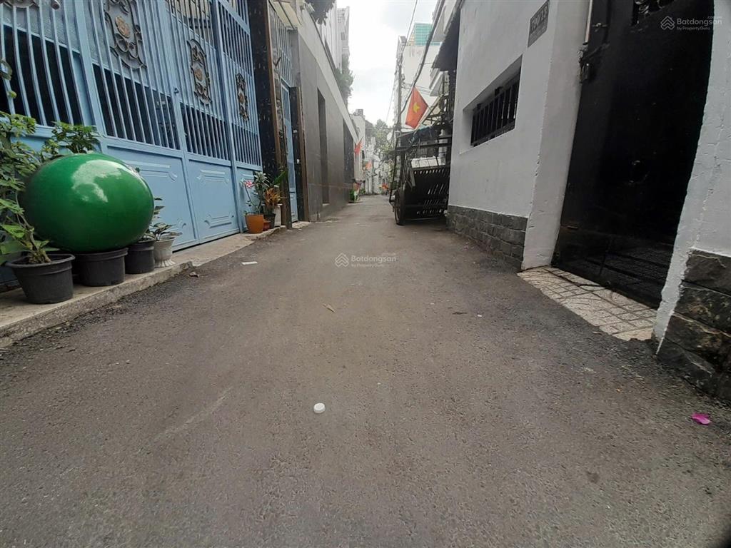 Bán nhà 3 tầng lầu hxh diện tích cực khủng, hàng hiếm.