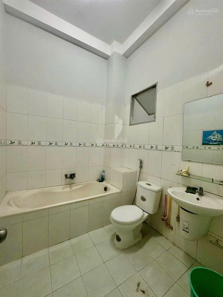 Hàng hiếm con sót lại nhà 4 tầng lầu hxh, đường số 51.