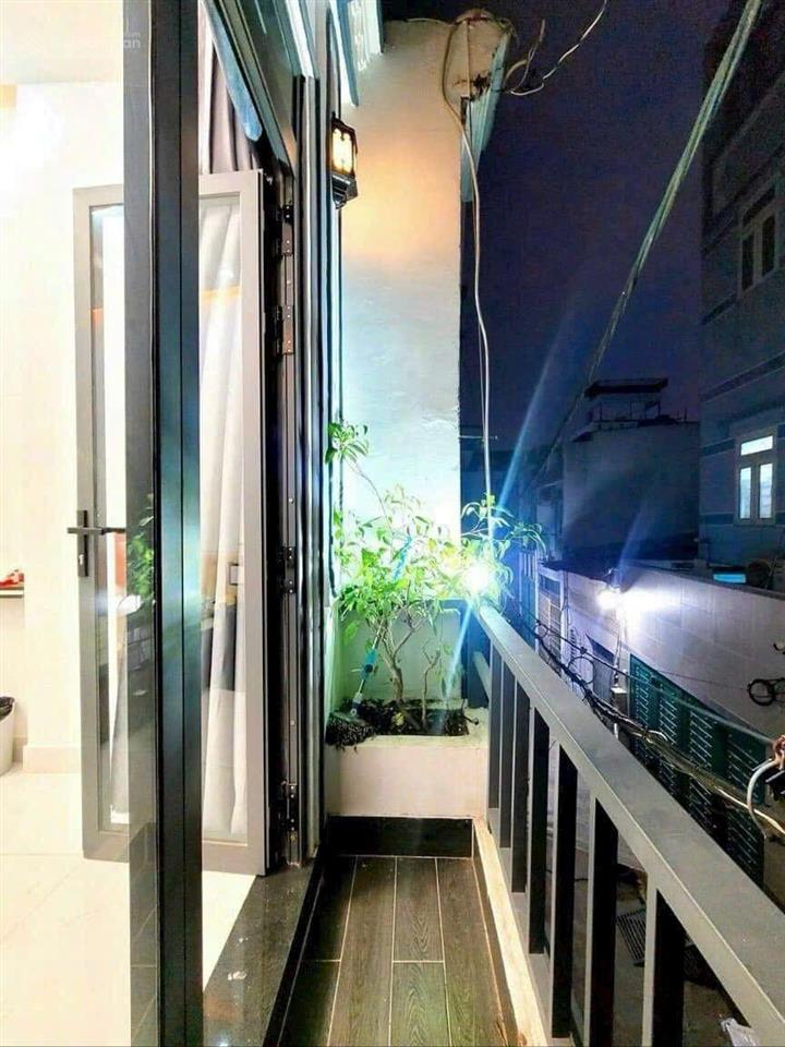 Bán nhà 2 tầng lầu, trung tâm gò vấp