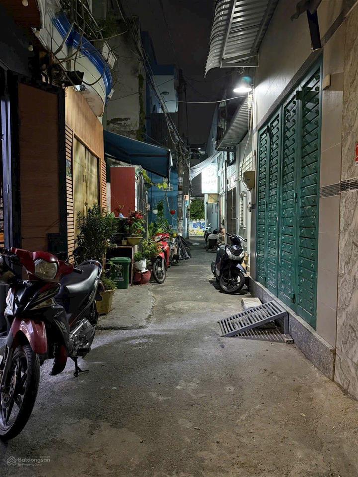 Bán nhà 2 tầng lầu, trung tâm gò vấp