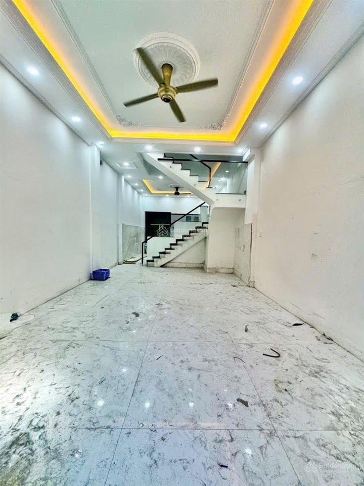 Nhà mới 100 % đẹp lung linh  h x h 7  hiệp thành. q 12.