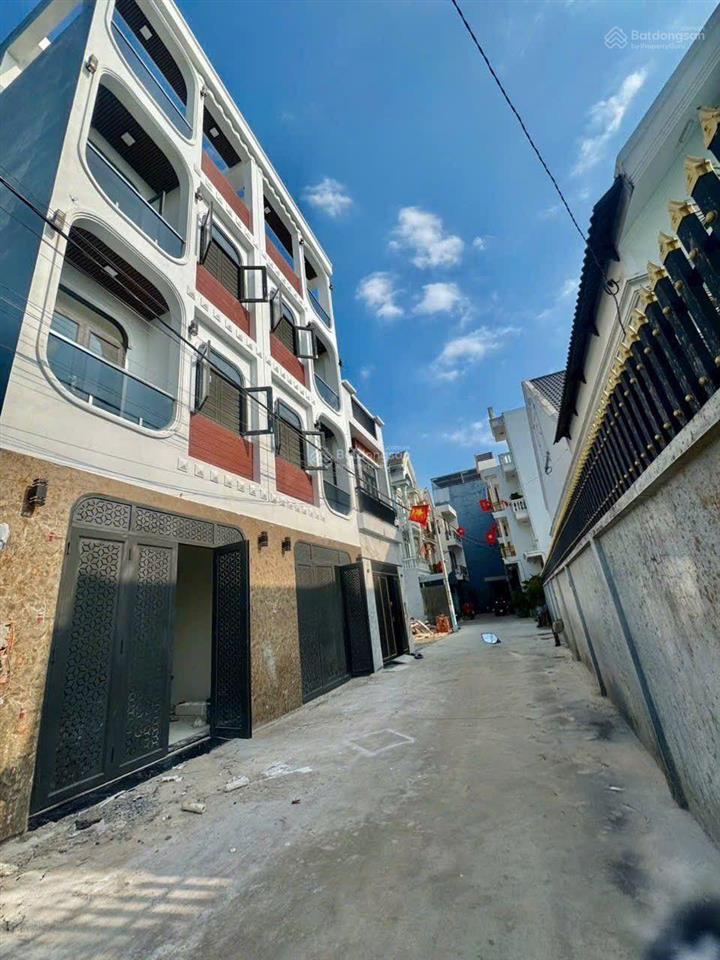 Nhà mới 100 % đẹp lung linh  h x h 7  hiệp thành. q 12.