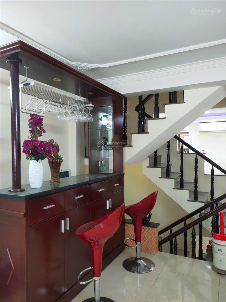 Mặt tiền hẻm 10 m trục thống nhất nguyễn văn lượng.