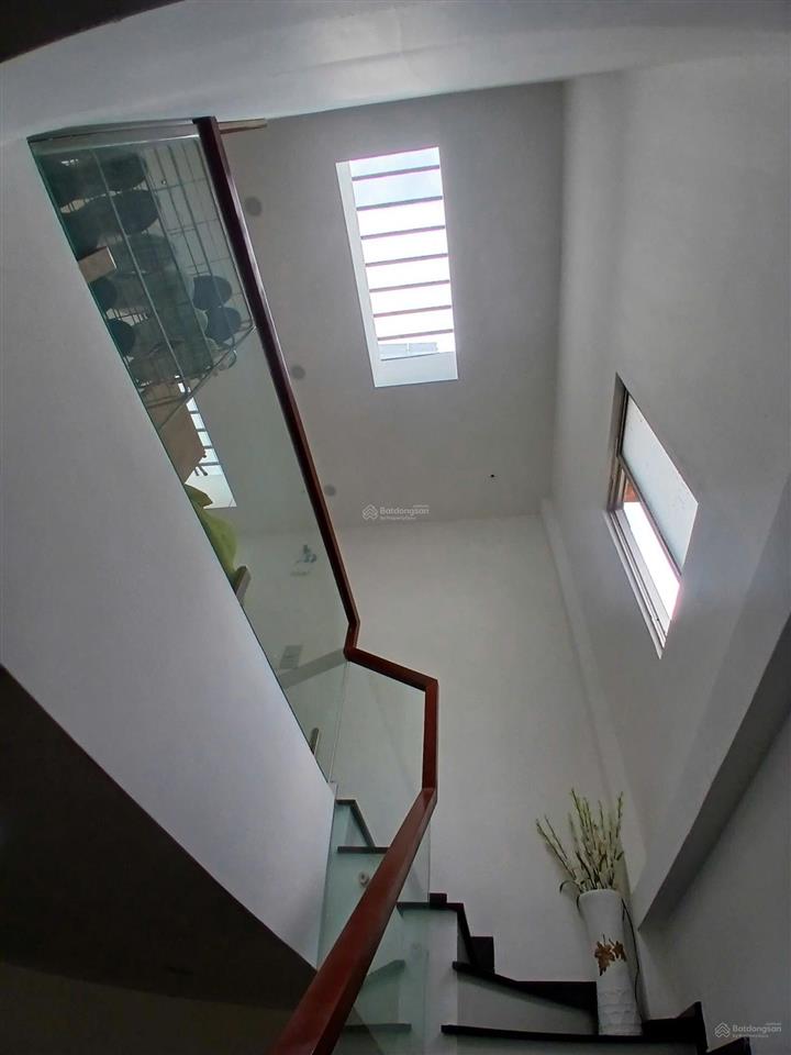Nhà đẹp nguyễn háo vĩnh  52m  2 tầng  hẻm 5m xe hơi đỗ cửa  ngay chợ tân hương  nở hậu tài lộc