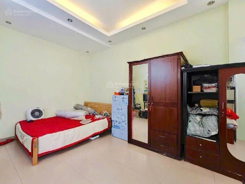 Nhà đẹp đô đốc long 3 tầng lầu. hẻm xe hơi thông. ngày chợ tân hương. tân phú.