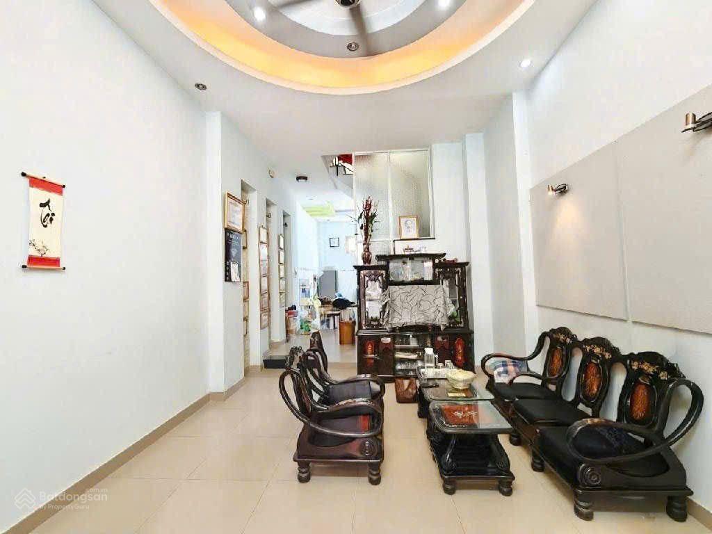 Nhà đẹp đô đốc long 3 tầng lầu. hẻm xe hơi thông. ngày chợ tân hương. tân phú.