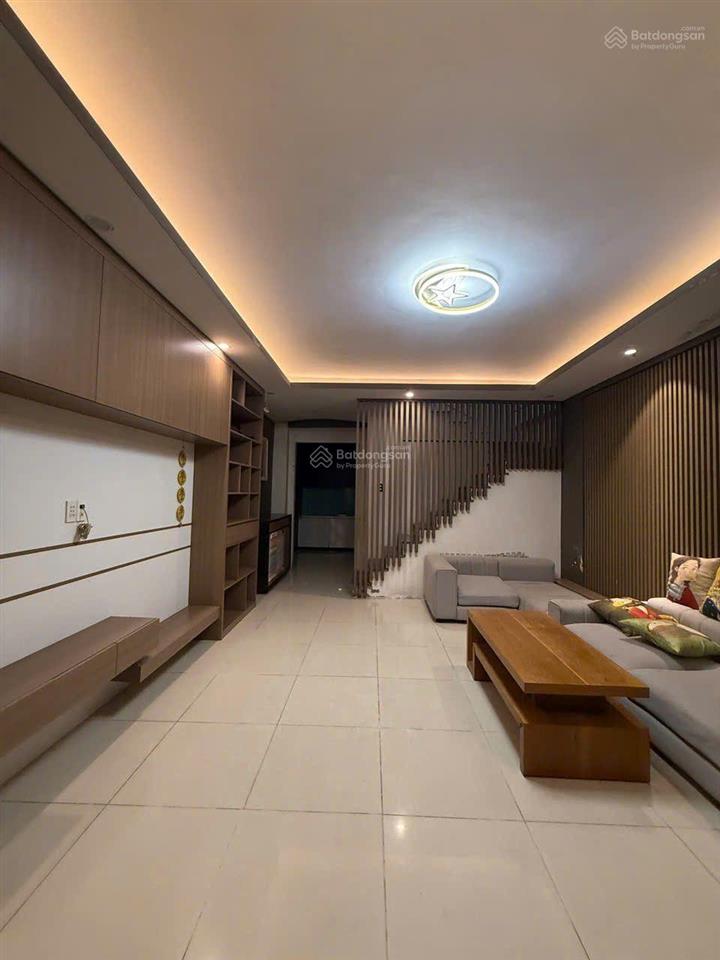 Chủ gấp bán nhà đẹp. thiết kế sang tone gổ. gò vấp