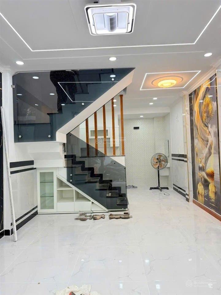 Nhà mới đẹp lung linh, giá chỉ 3 tỷ 550. hiệp thành 35.