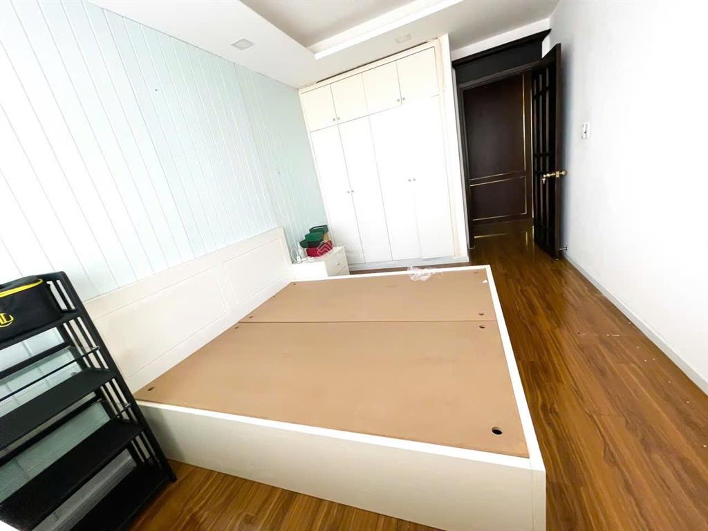 Bán cc khải hoàn tại q11, 4 tỉ 85 , 105m2 2pn2wc, full nội thất.