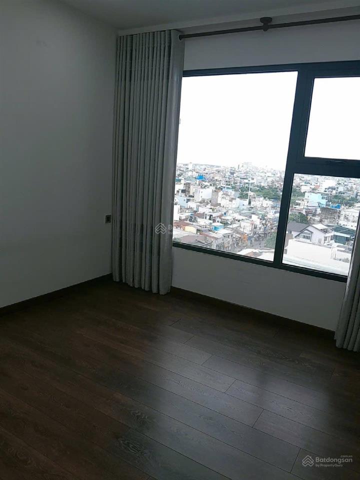 Chính chủ bán resgreen tower  2pn  52m2, giá 3,75 tỷ  sổ hồng sẵn  có nội thất