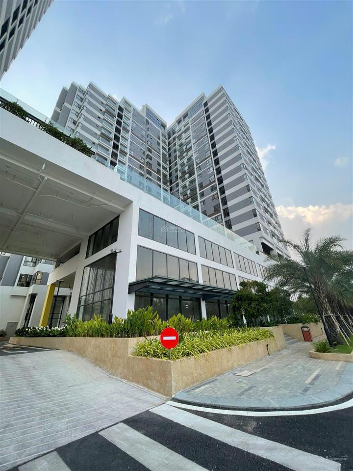 Bán căn hộ góc lớn d'lusso nguyễn thị định, 79m2, 2pn, 2 ban công, tầng trung, giá 6,5 tỷ