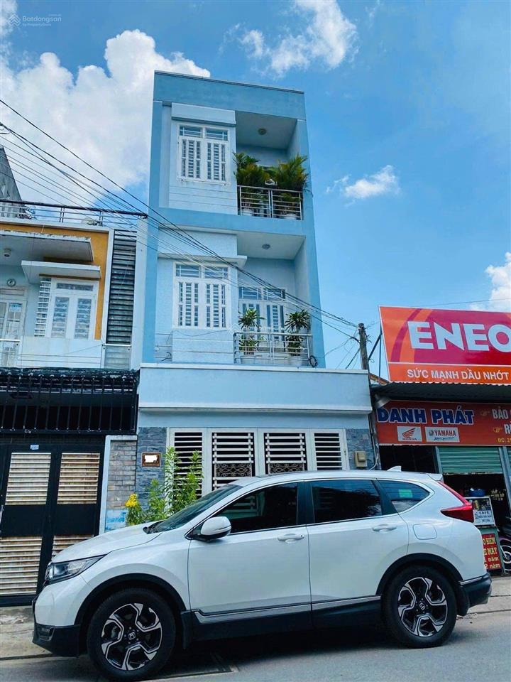 Nhà 3 tầng, mtkd thu nhập cao,65m2 ,3pn,ngay sát vincom lê văn việt ,đang cho thuê 15tr , nhỉnh 8tỷ