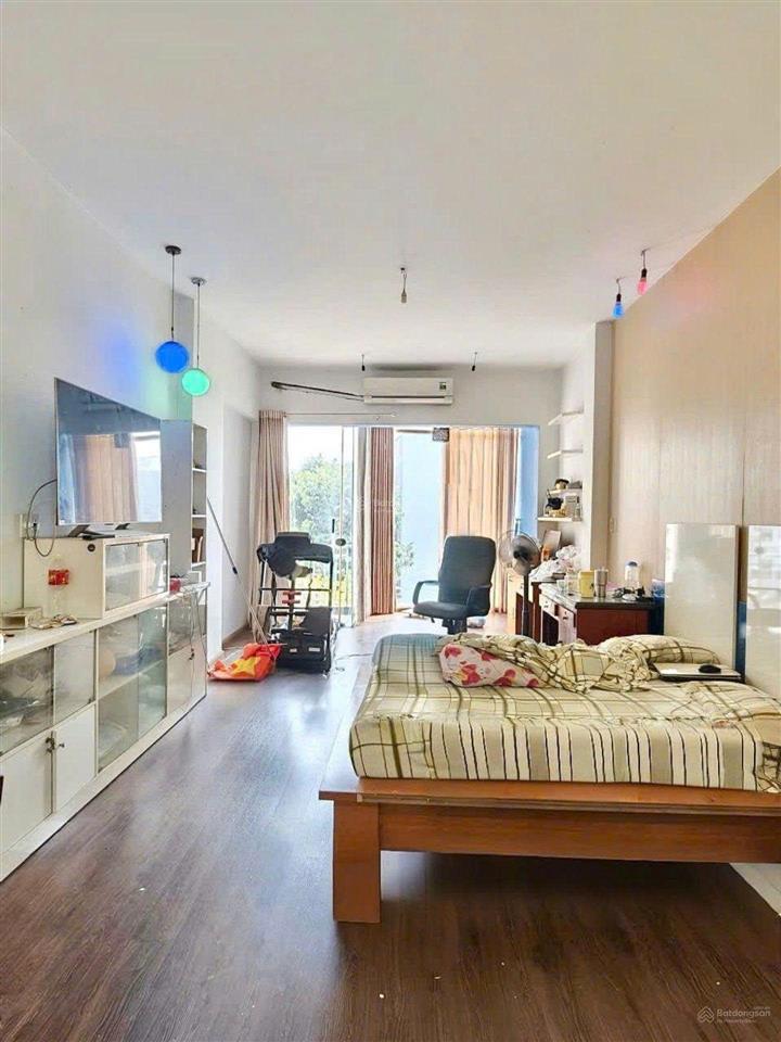 Siêu phẩm,nhà 3tầng,ngay đình phong phú ,ngang bề thế 6,6m,80m2,xe hơi ngủ trong nhà ,3pn,nhỉnh 7tỷ