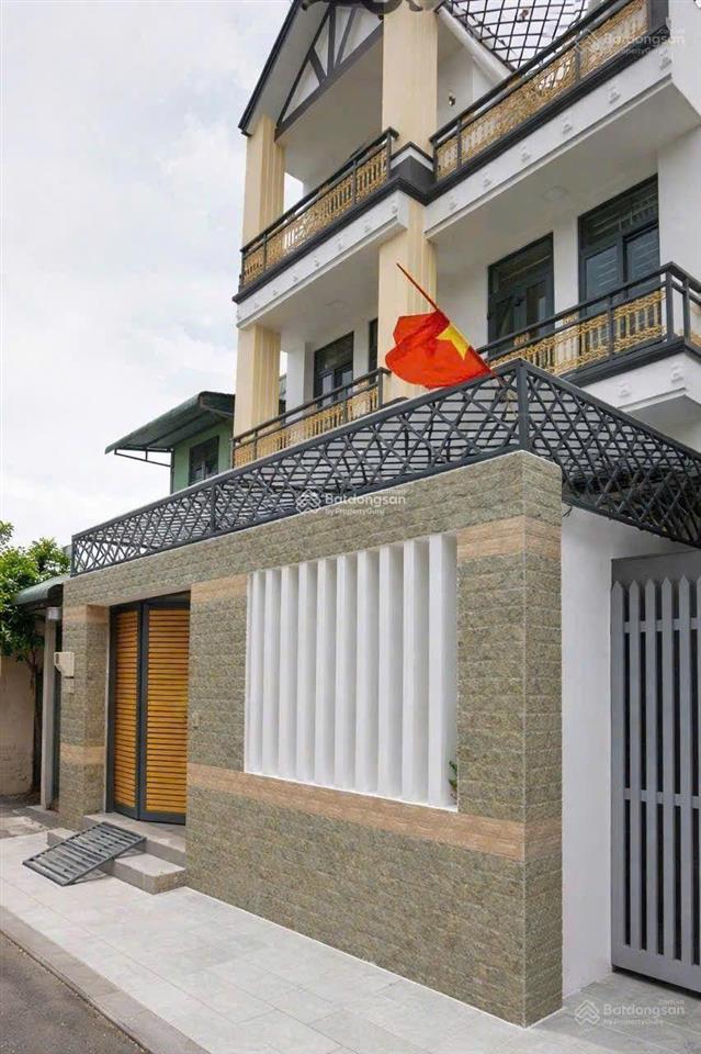 Siêu phẩm,nhà 3tầng,ngay đình phong phú ,ngang bề thế 6,6m,80m2,xe hơi ngủ trong nhà ,3pn,nhỉnh 7tỷ