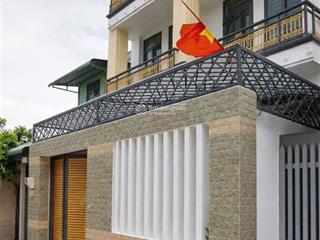 Siêu phẩm,nhà 3tầng,ngay đình phong phú ,ngang bề thế 6,6m,80m2,xe hơi ngủ trong nhà ,3pn,nhỉnh 7tỷ