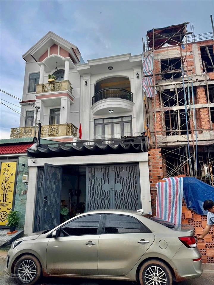 Bán nhà tại xuân thới thượng, 7,7 tỷ, 115m2, view đẹp, giá còn thương lượng