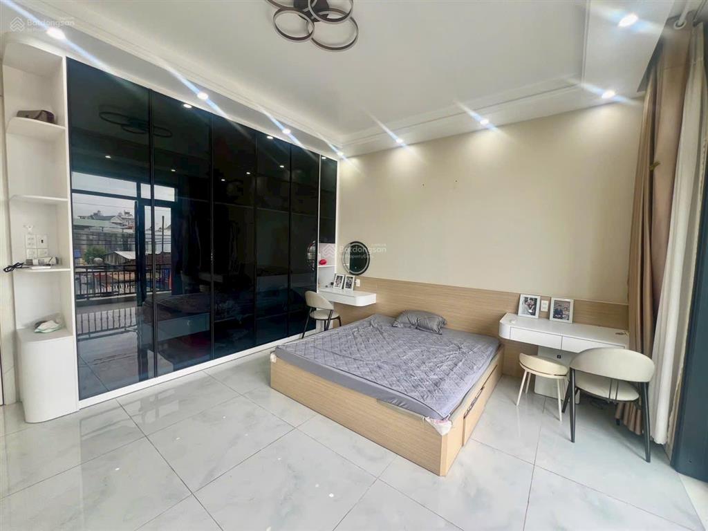 Bán nhà tại xuân thới thượng, 7,7 tỷ, 115m2, view đẹp, giá còn thương lượng