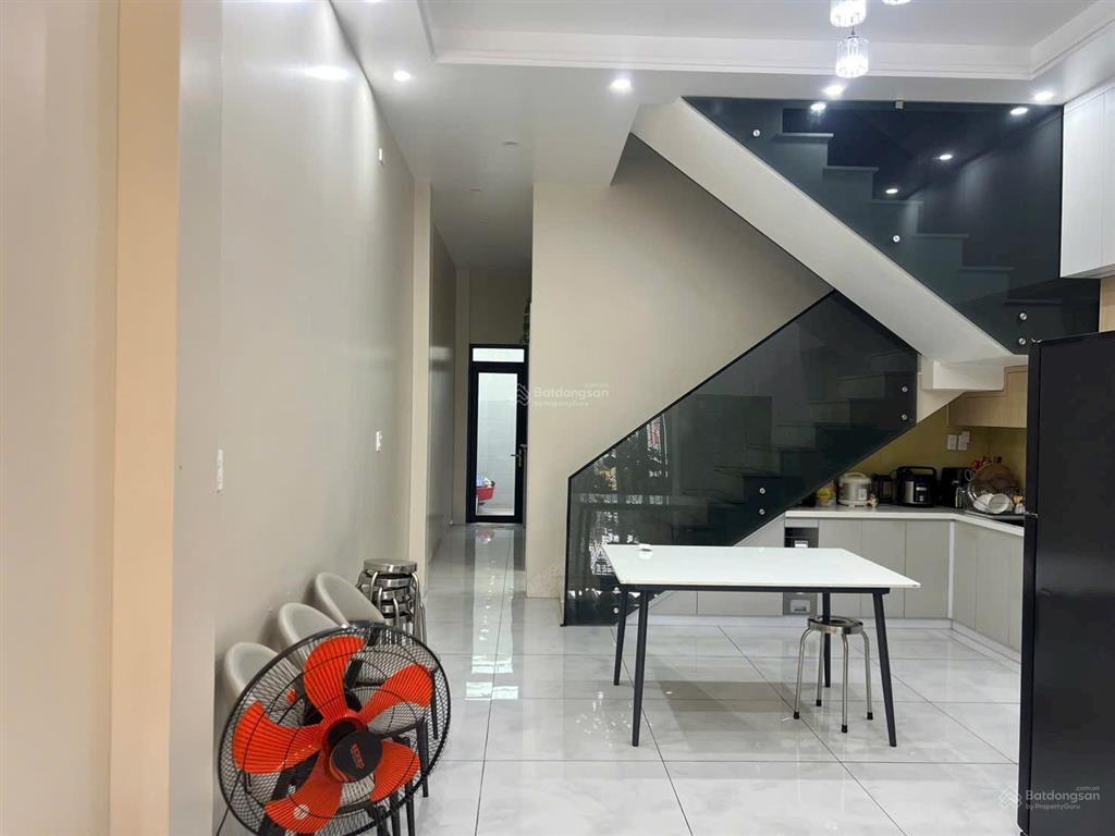 Bán nhà tại xuân thới thượng, 7,7 tỷ, 115m2, view đẹp, giá còn thương lượng