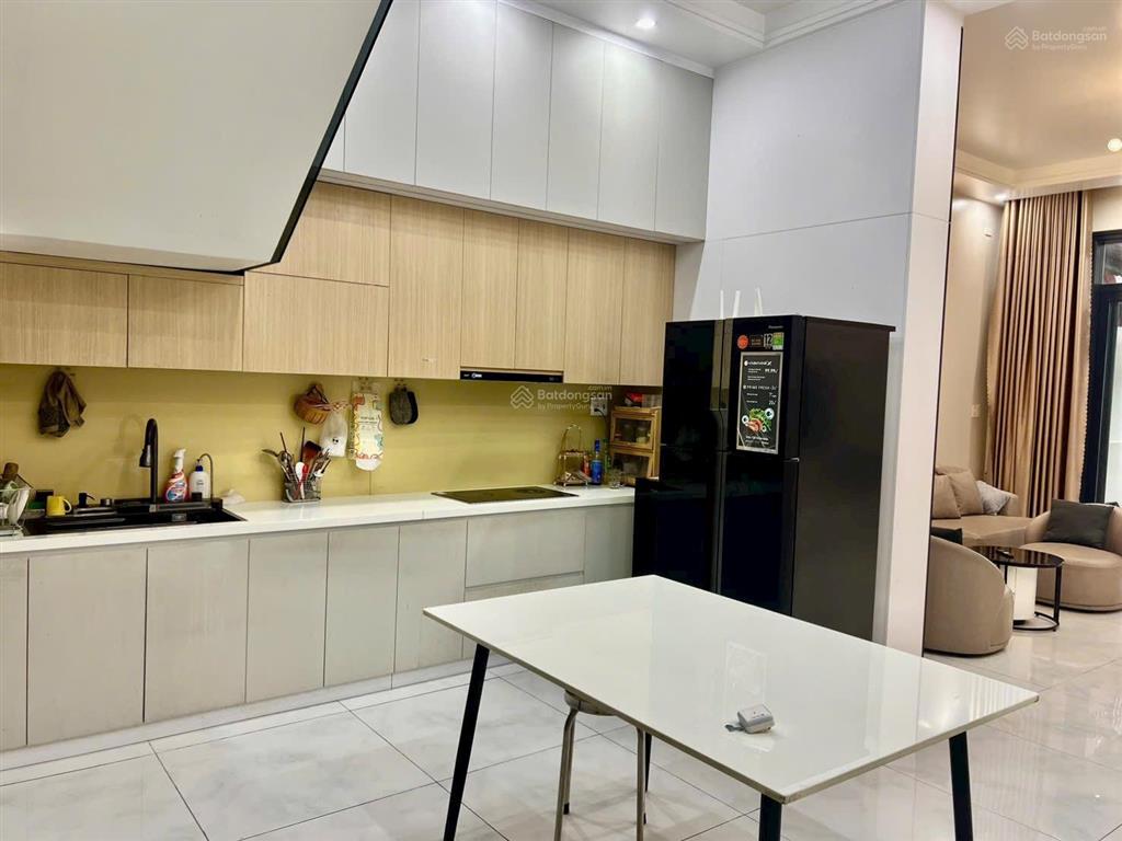 Bán nhà tại xuân thới thượng, 7,7 tỷ, 115m2, view đẹp, giá còn thương lượng