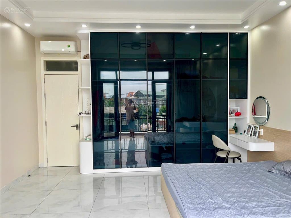 Bán nhà tại xuân thới thượng, 7,7 tỷ, 115m2, view đẹp, giá còn thương lượng