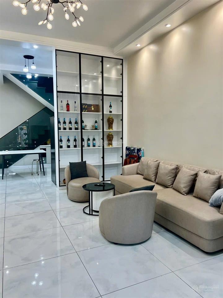 Bán nhà tại xuân thới thượng, 7,7 tỷ, 115m2, view đẹp, giá còn thương lượng