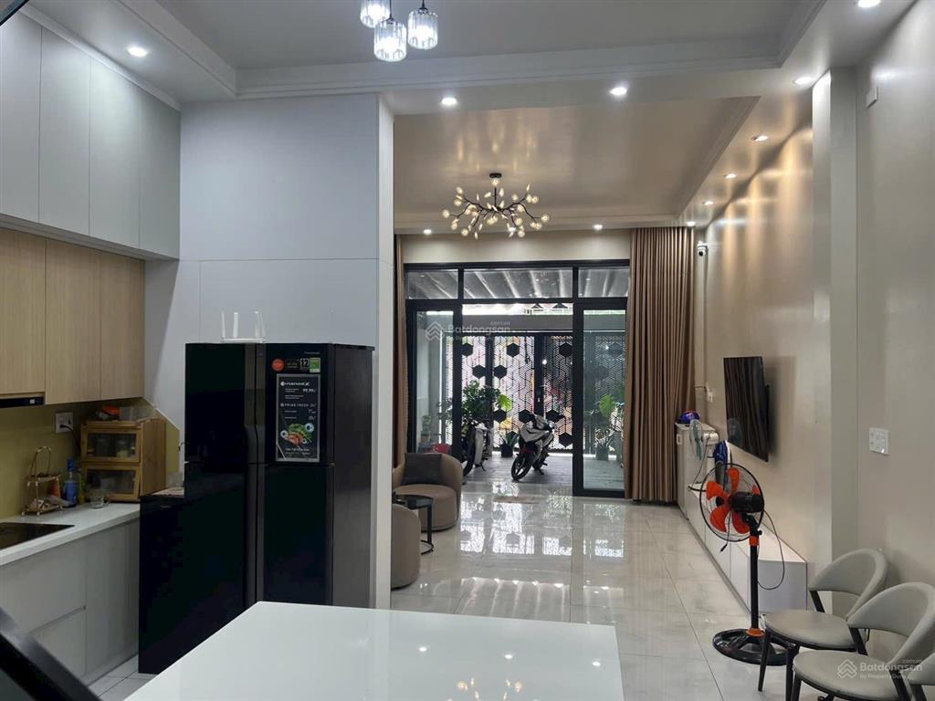 Bán nhà tại xuân thới thượng, 7,7 tỷ, 115m2, view đẹp, giá còn thương lượng