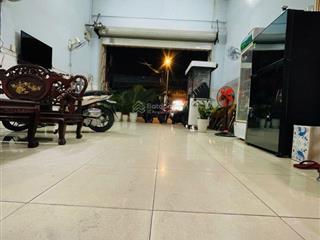 Ngộp ngân hàng mặt tiền huỳnh tấn phát tân thuận tây q7