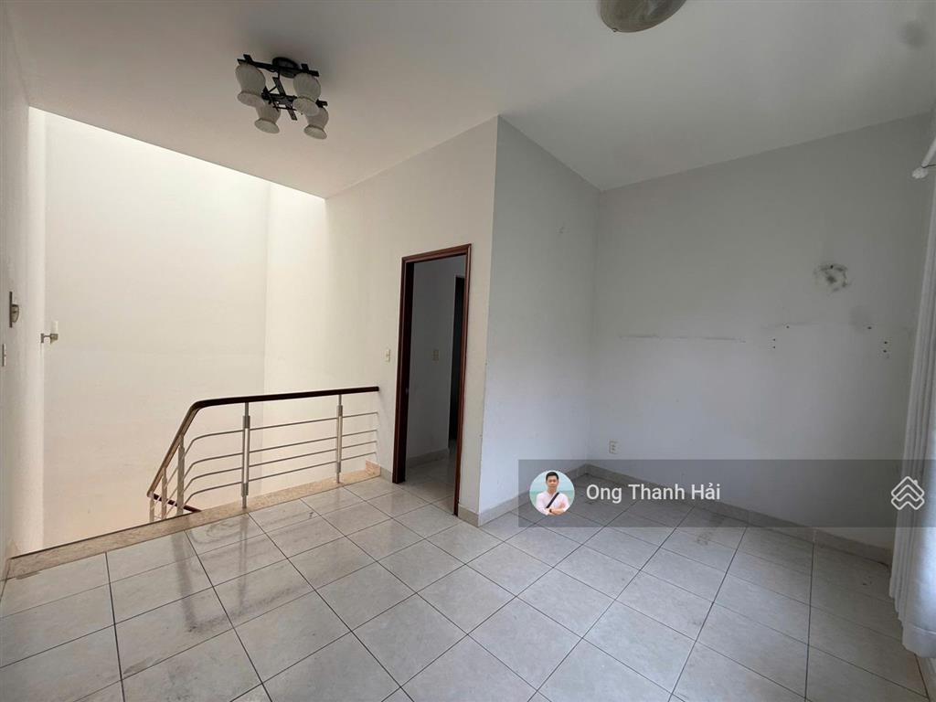 Cho thuê biệt thự mặt tiền đường lớn như căn đôi nhà phố tại phú mỹ hưng, 210m2(10.5x20)dtsd 500m2