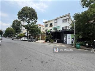 Cho thuê biệt thự mặt tiền đường lớn như căn đôi nhà phố tại phú mỹ hưng, 210m2(10.5x20)dtsd 500m2