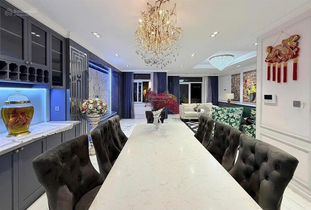 Mặt bằng văn phòng vip quận phú nhuận, diện tích lên đến 400m2