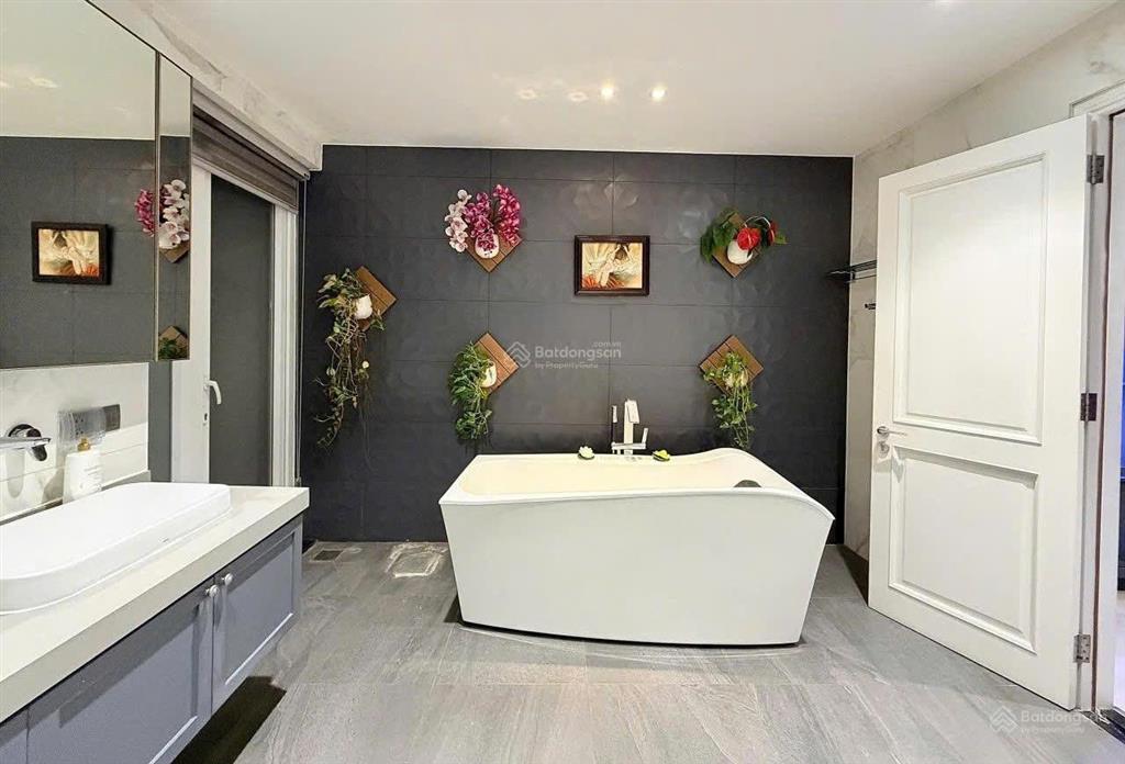 Mặt bằng văn phòng vip quận phú nhuận, diện tích lên đến 400m2