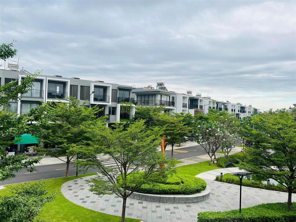 Chủ nhà cần bán gấp căn duy nhất vuông vức 100m2 đẹp tại the standard bình dương cdt an gia