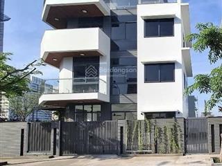 Cho thuê biệt thự 400m2 sân rộng, khu cát lái q2 không gian đẹp giá tốt