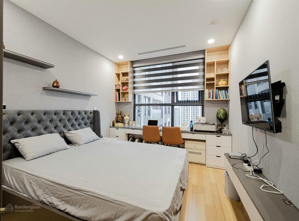 (căn mới) chính chủ tin tưởng gửi bán căn hộ 2pn 69m2, giá 6.39tỷ tại sky central  176 định công