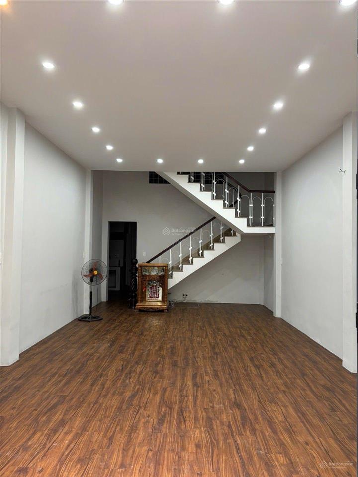 Chủ giảm sập vách mt huỳnh thúc kháng