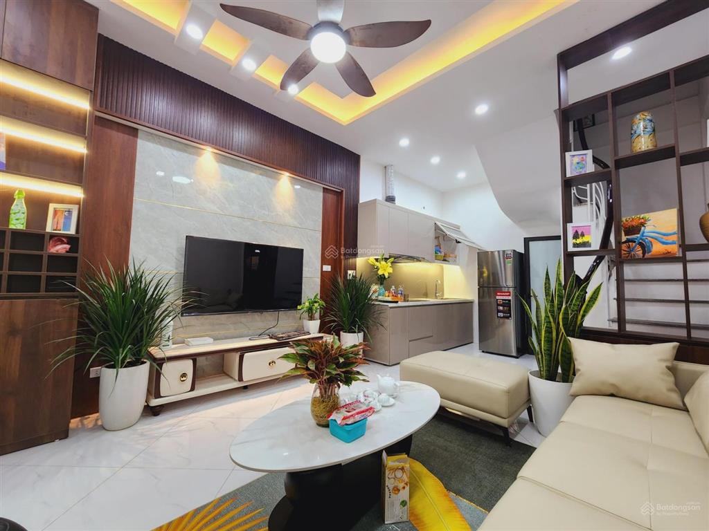 6,15 tỷ 30m² minh khai  5 tầng  mặt tiền 4,9m  0988 030 ***