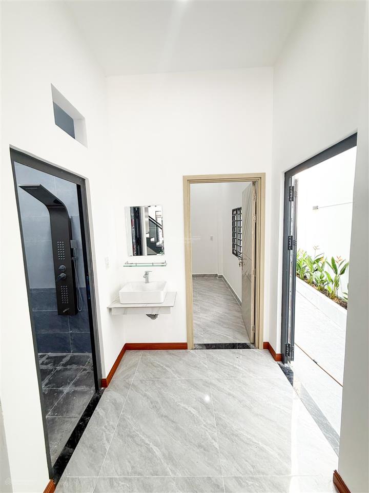 Bán nhà 1t1l (sổ hoàn công). dt 116m , đường 8m  kdc hoàng minh chánh p. hoá an. giá chỉ 4,1 tỷ