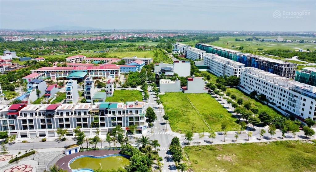 Giật mình giá sốcchính chủ bán gấp lô đất vườn sencơ hội không có lần 2
