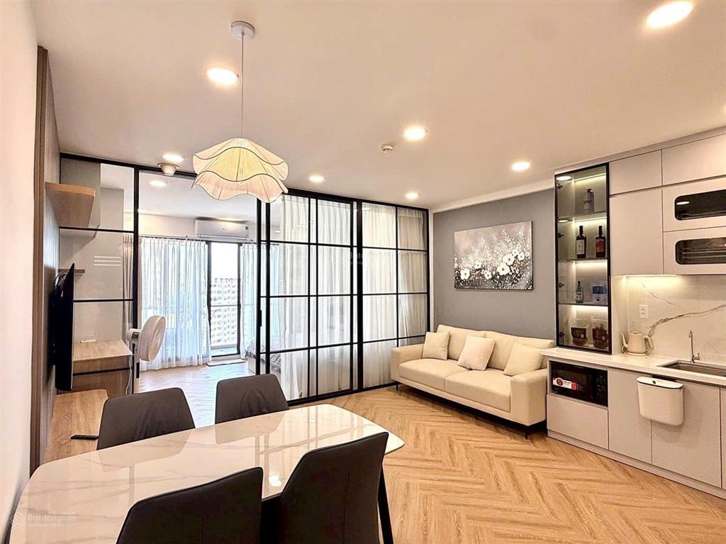 Bán căn hộ gateway studio rộng 50m2 tầng cao vị trí giếng trời đẹp full nội thất xịn mới 100%