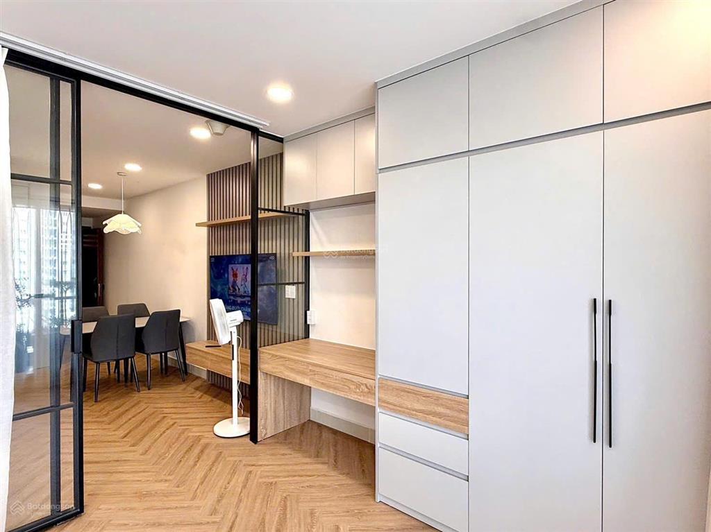 Bán căn hộ gateway studio rộng 50m2 tầng cao vị trí giếng trời đẹp full nội thất xịn mới 100%