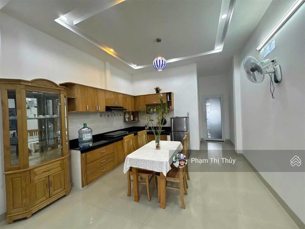 Bán gấp nhà 2 tầng cách biển 300m, sát võ nguyên giáp, có dòng tiền sẵn 300tr/năm, chỉ 9.9 tỷ