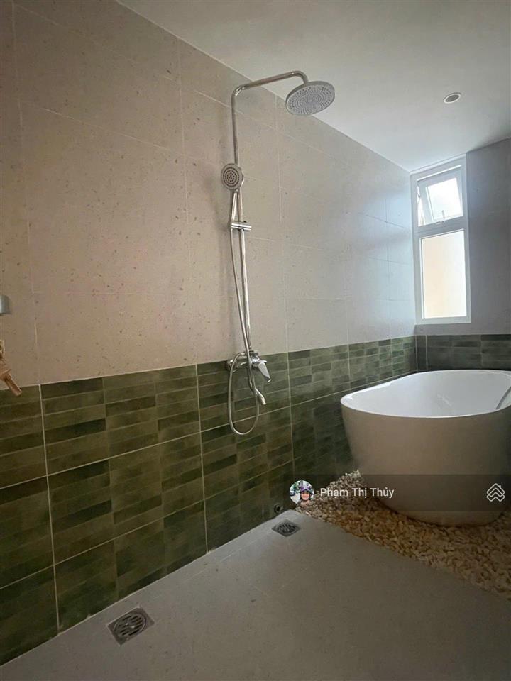 Vị trí kim cương gần biển mỹ khê, dt 135m2, nhà sẵn 3 căn hộ cao cấp châu âu, doanh thu 400tr/năm
