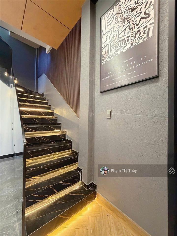 Nhà 4 tầng lê duẩn luxury hiện đại, cách cầu sông hàn chưa đầy 1km, giá 5.95 tỷ