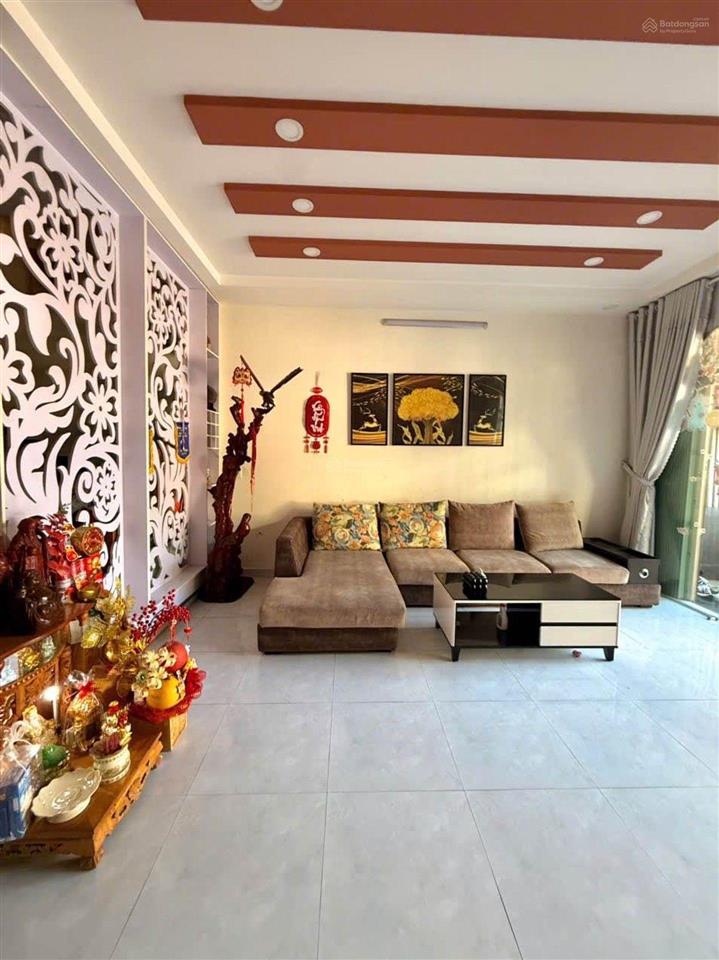 Nhà 2 tầng ngay chợ hòa xuân giá hời khu vực