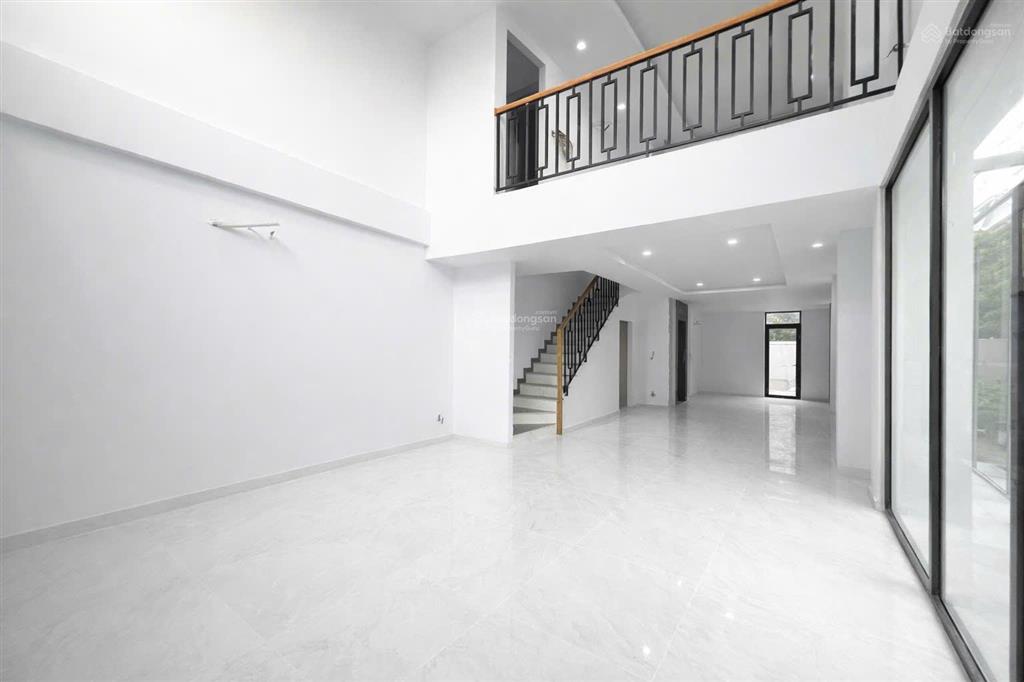 Cho thuê shophouse mặt tiền đường song hành thuận tiện kinh doanh lk 0963 829 ***