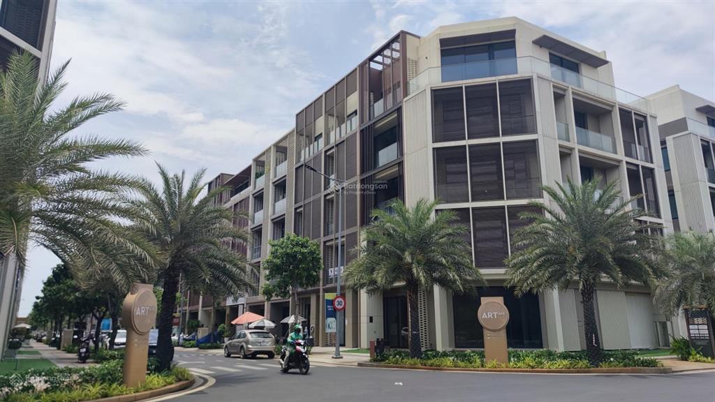 Cho thuê nhà thô the global city giá rẻ, làm chdv, có sẵn thang máy, đường lớn