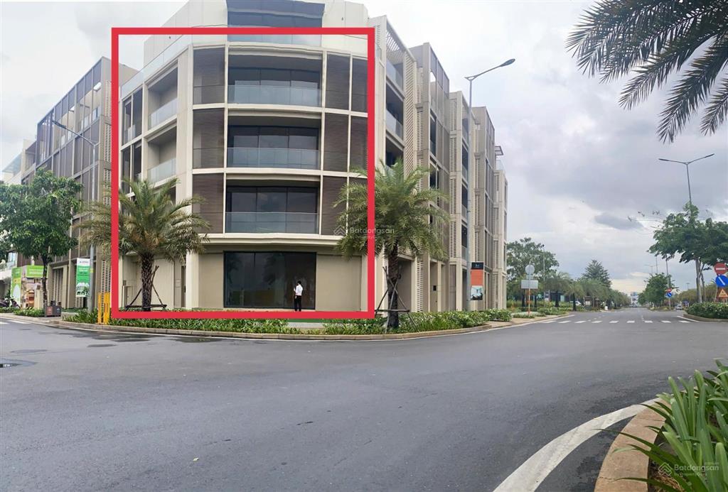 Cho thuê nhà phố căn góc 2 mặt đường 30m, 403m2 sàn, ngay tttm, nhạc nước, sát 10 toà chung cư