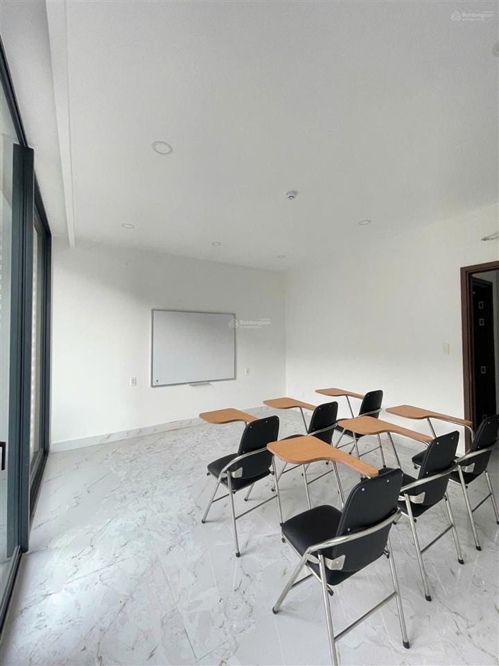 Cho thuê shophouse soho the global city htcb, mặt trục chính 20m, gần nhạc nước, sẵn thang máy