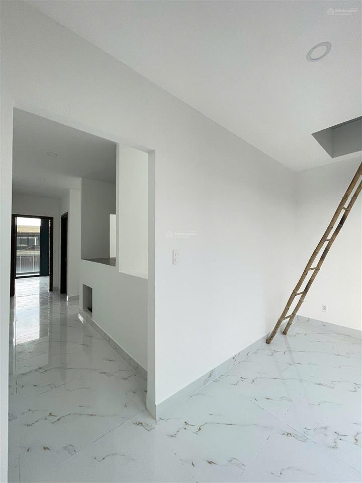 Cho thuê shophouse soho the global city htcb, mặt trục chính 20m, gần nhạc nước, sẵn thang máy